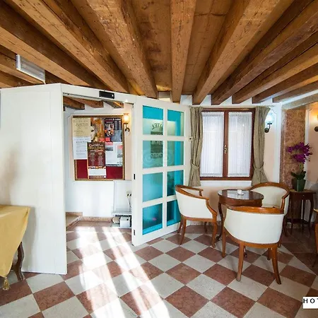 H O T E L S A N G A L L O L Hotel 3*