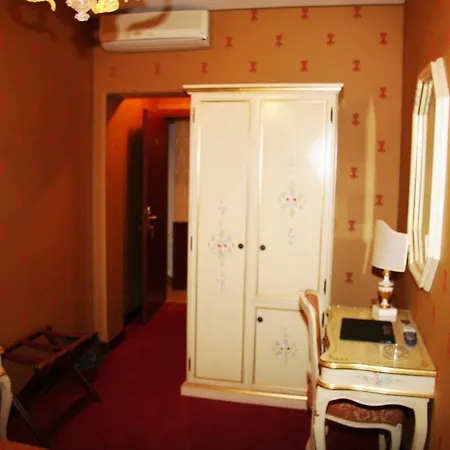 H O T E L S A N G A L L O L 3*