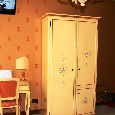 H O T E L S A N G A L L O L Hotel