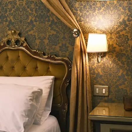 Ll H O T E L S A N G A L L O Ll Hotel Benátky