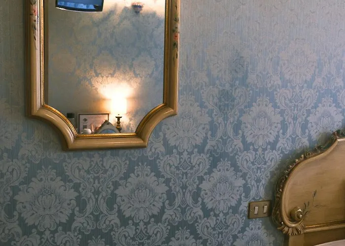 H O T E L S A N G A L L O L Hotel Wenecja