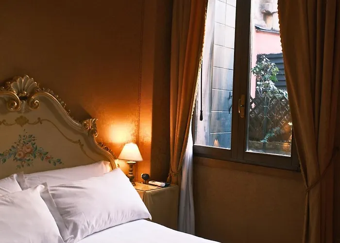 Hotel Ll H O T E L S A N G A L L O Ll Benátky