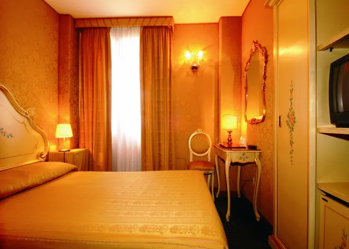 H O T E L S A N G A L L O L Wenecja