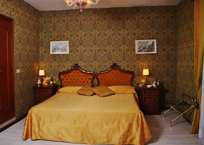 H O T E L S A N G A L L O L Hotel