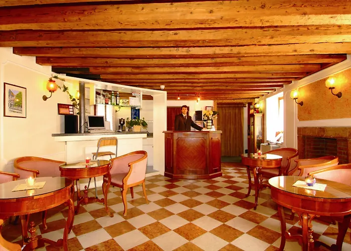 Hotel Ll H O T E L S A N G A L L O Ll Benátky