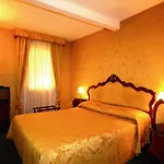 Otel Ll H O T E L S A N G A L L O Ll 3*