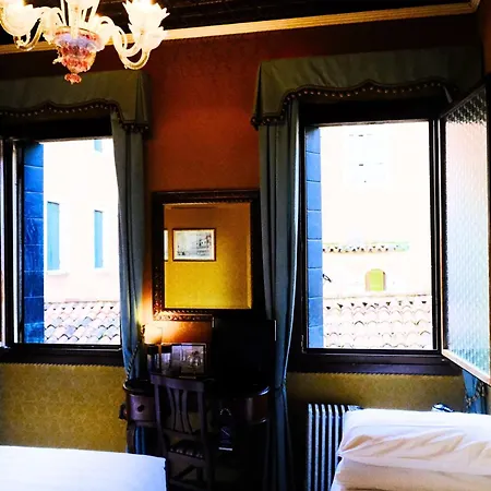 Ll H O T E L S A N G A L L O Ll Hotel Venecia