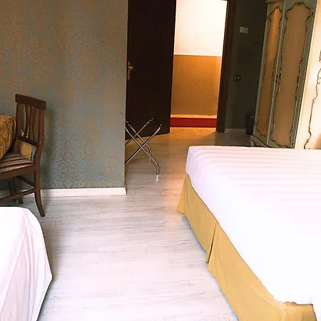 H O T E L S A N G A L L O L Hotel