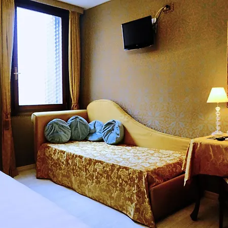 H O T E L S A N G A L L O L