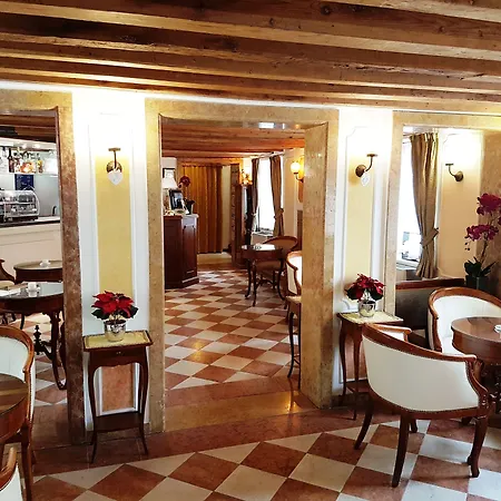 H O T E L S A N G A L L O L Hotel Venedig