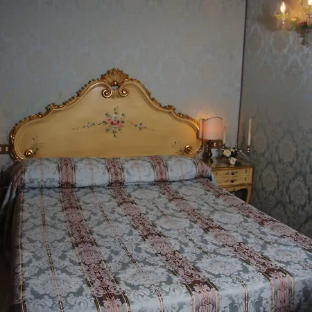 H O T E L S A N G A L L O L Hotel 3*