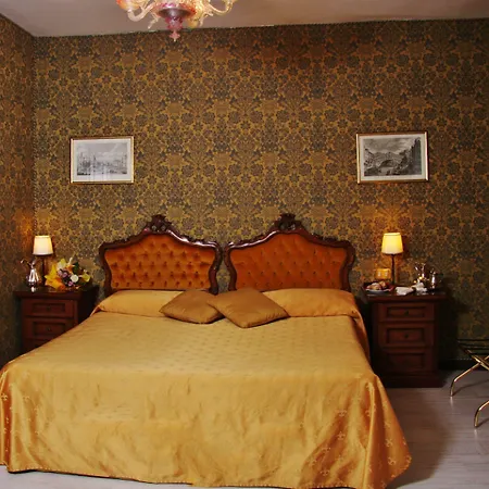 H O T E L S A N G A L L O L Hotel