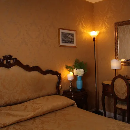 H O T E L S A N G A L L O L 3* Venedig