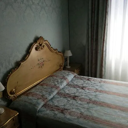 Hotel H O T E L S A N G A L L O L Venedig