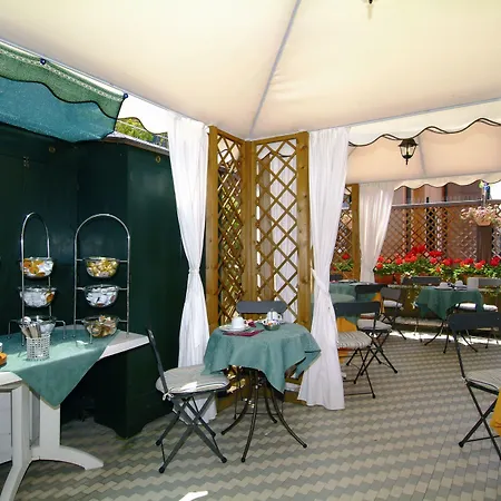 H O T E L S A N G A L L O L Hotel