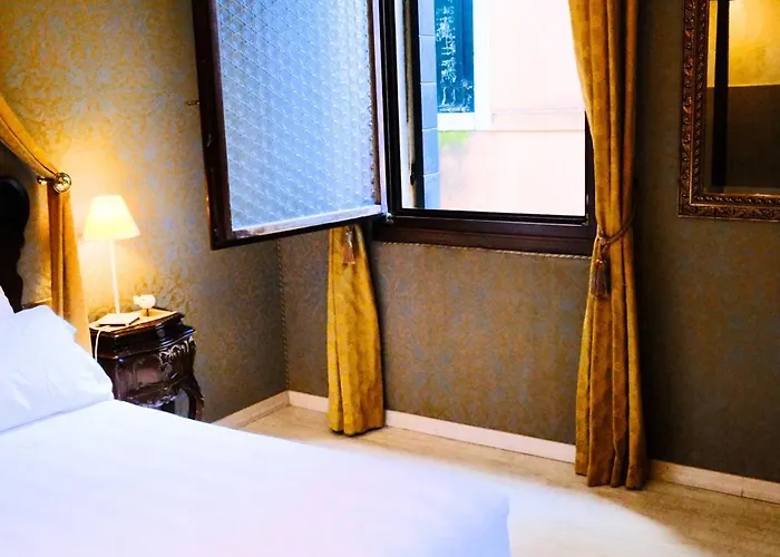 H O T E L S A N G A L L O L 3* Венеция