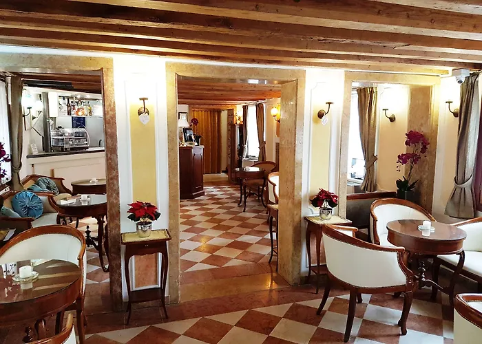 H O T E L S A N G A L L O L Отель Венеция