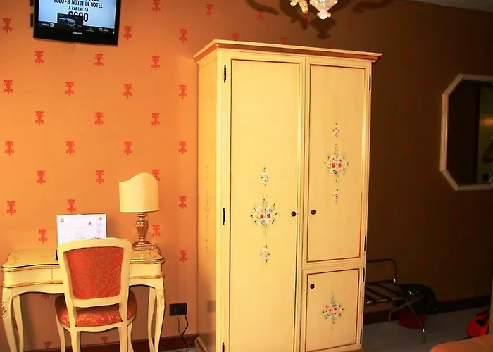 H O T E L S A N G A L L O L Отель