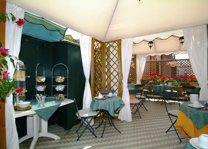 H O T E L S A N G A L L O L Отель