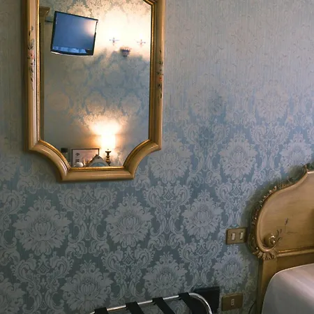 H O T E L S A N G A L L O L Hotel Veneza