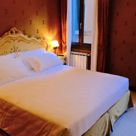 Hotel H O T E L S A N G A L L O L Veneza