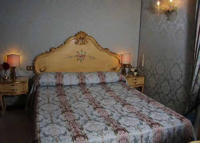 H O T E L S A N G A L L O L Hotel 3*